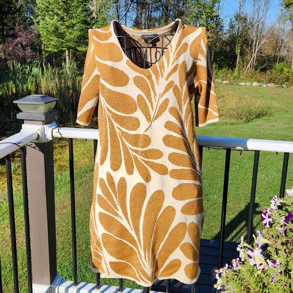 Ann Taylor Dresses & Skirts - Ann Taylor Shimmer Leaf Petal V-Neck Sweater Dress, EUC, Size M